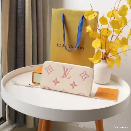 Fashionrepsfam ru LV 2304DJ0072 Bag 0810